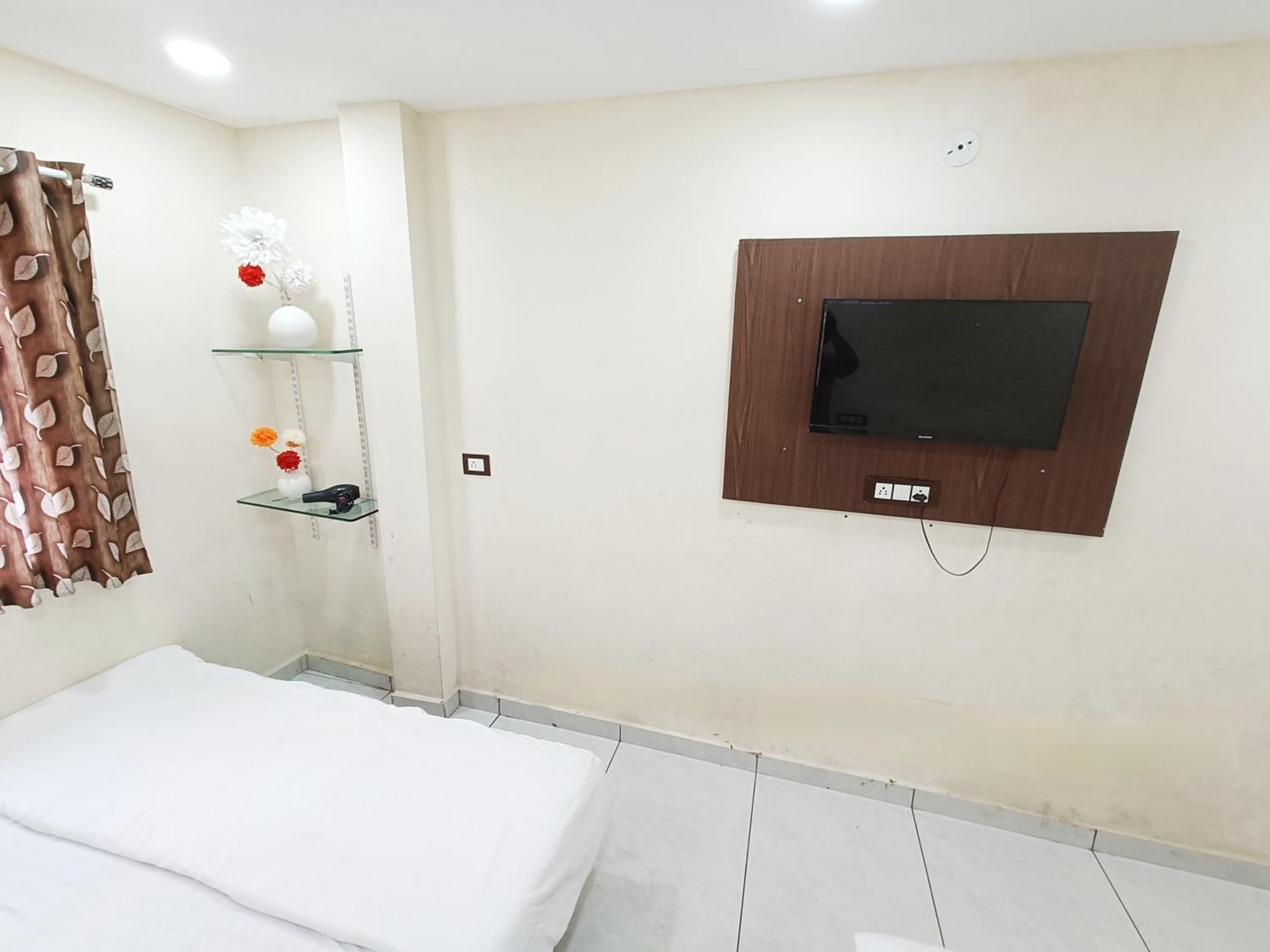 Hotel S Tower Ujjain Exterior foto