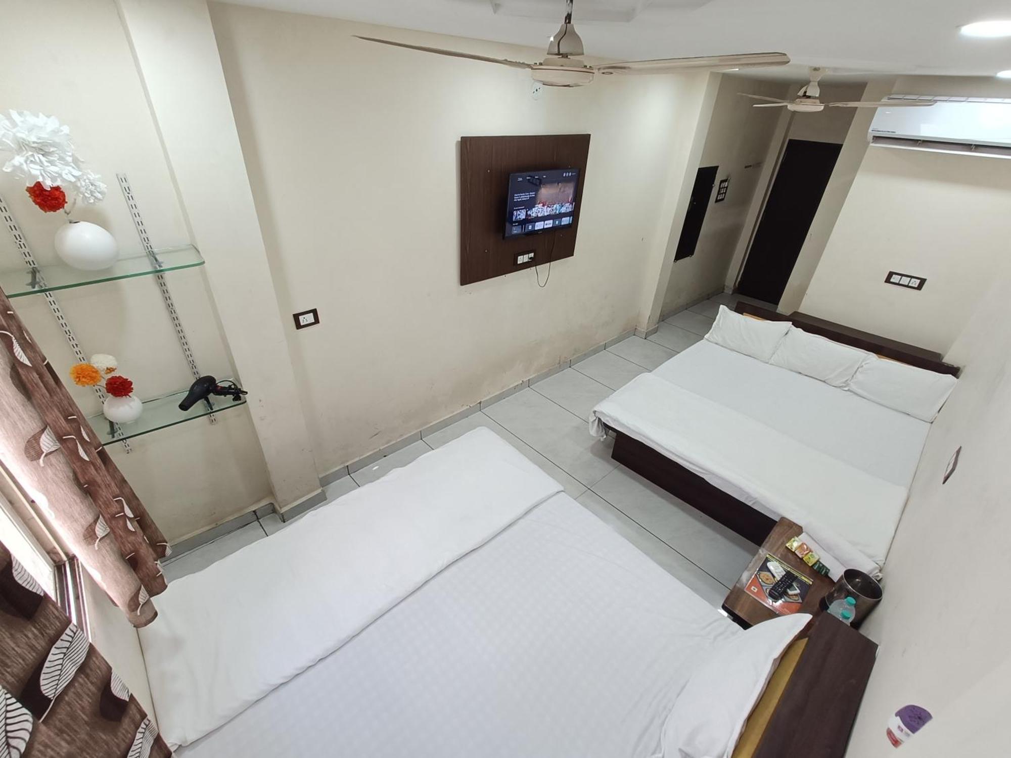 Hotel S Tower Ujjain Exterior foto